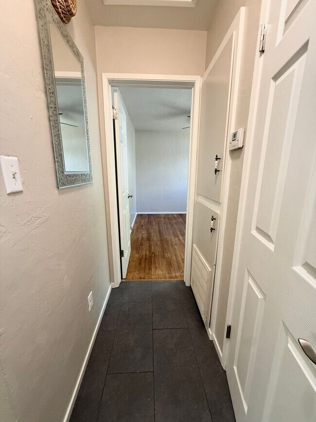 Building Photo - COMING SOON!! 2 BEDROOM 1 BATH HOME NEAR DOWNTOWN PASO ROBLES!!!!