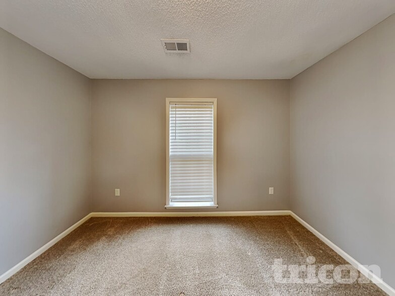 Building Photo - 7284 Green Meadow Ct