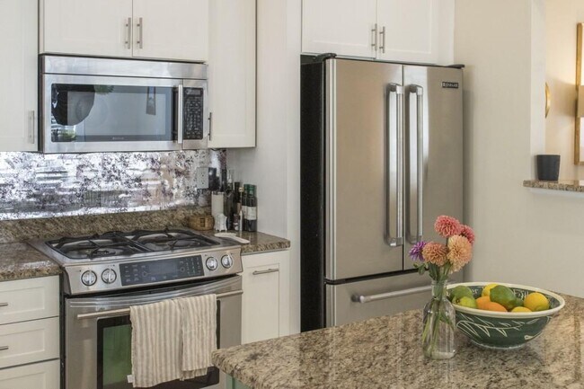 Building Photo - 801 Durant Pl NE