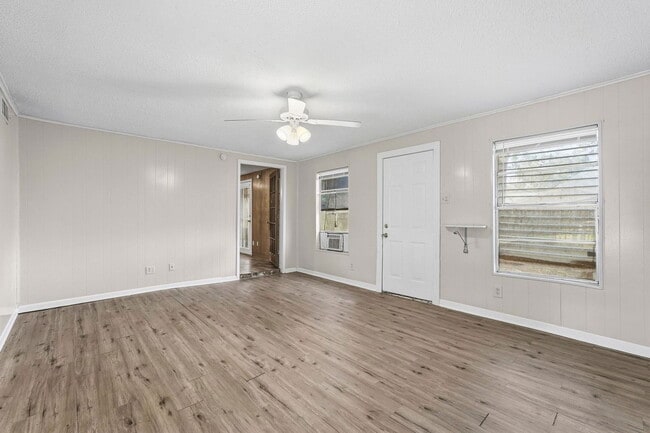 Building Photo - 1759 S Park