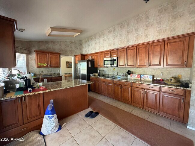 Building Photo - 9418 W Tonto Ln