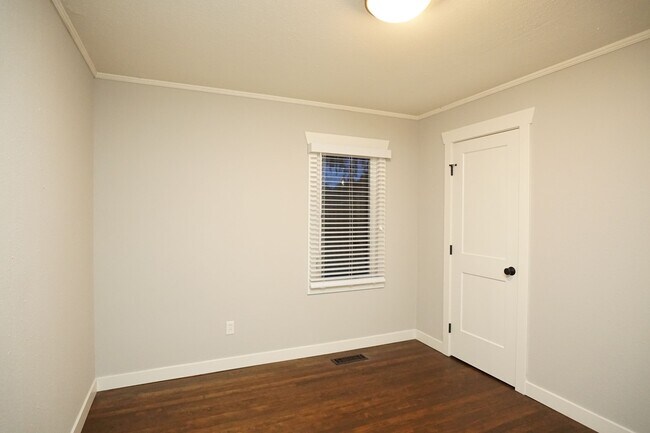 Building Photo - 1516 San Francisco Ave NE