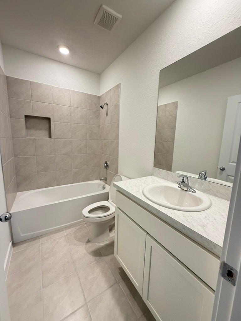 Building Photo - 1466 NE 3rd Ave