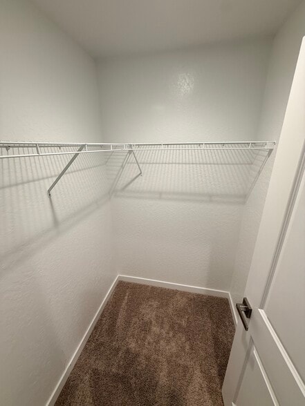 Building Photo - 392 Talus Way S