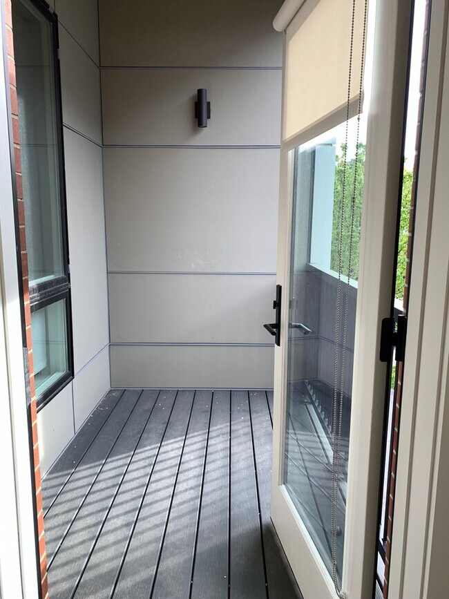 Building Photo - SEPTEMBER 1 - Jamaica Plain luxury 2 BR wi...