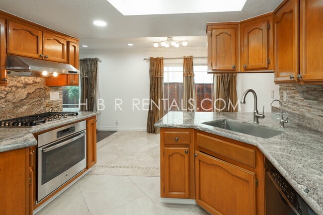 Building Photo - Single Story Charming 3-Bedroom Pleasanton Home Now MOVE IN Ready!