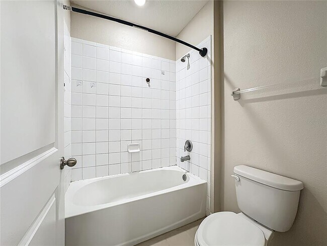 Building Photo - 13071 Brookside Moss Dr