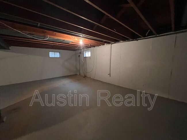 Building Photo - 9005 Olive Blvd