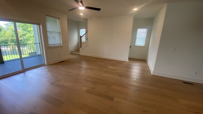Building Photo - 335 Sophia Rain Dr