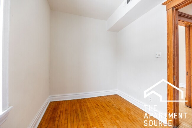 Building Photo - 2442 N Ashland Ave