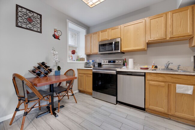 Building Photo - 121 New York Ave NW