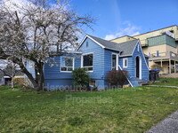 Building Photo - 1337 Ironsides Ave