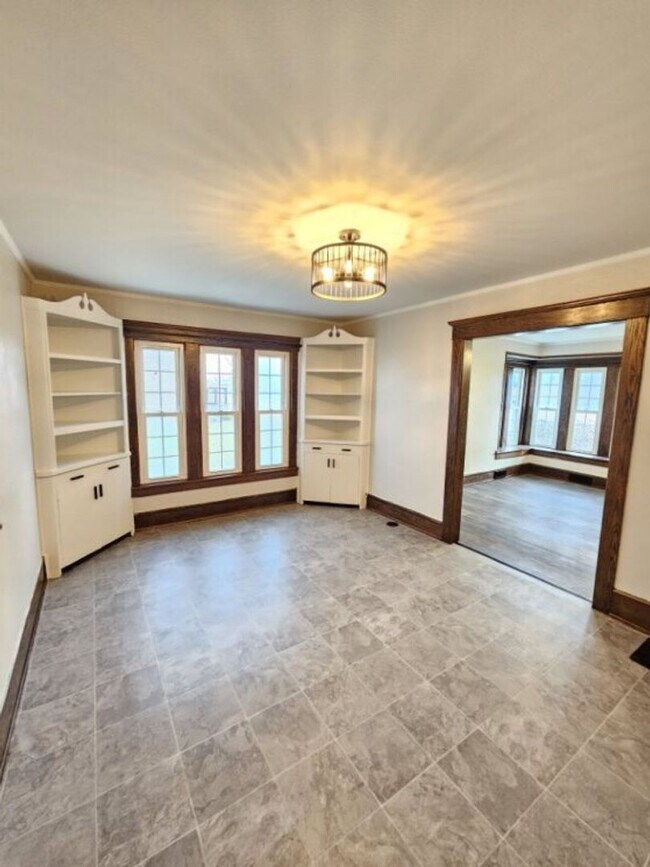 Building Photo - Updated 2 Bedroom (with flex/office space), 2.5 Bath Home with Attached Garage – $1,695/Month