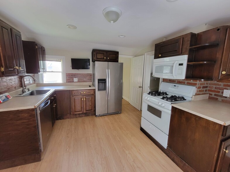 Kitchen-2nd floor - 54 State St