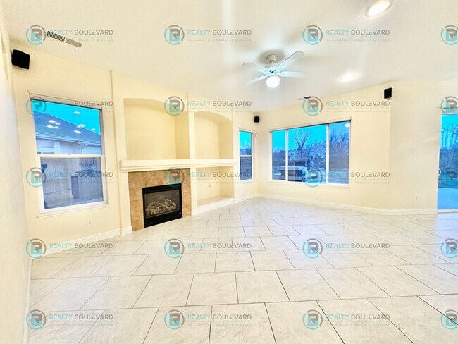 Building Photo - Beautiful 3 Bedroom, 2Bath, 3 Car Garage home in South Reno With Large Back Yard and Hot Tub!