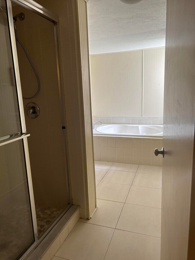 Building Photo - 5701 Camino Del Sol