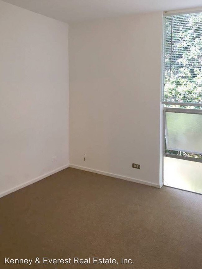 Building Photo - 2 br, 1 bath House - 2701 Ridge Rd #304