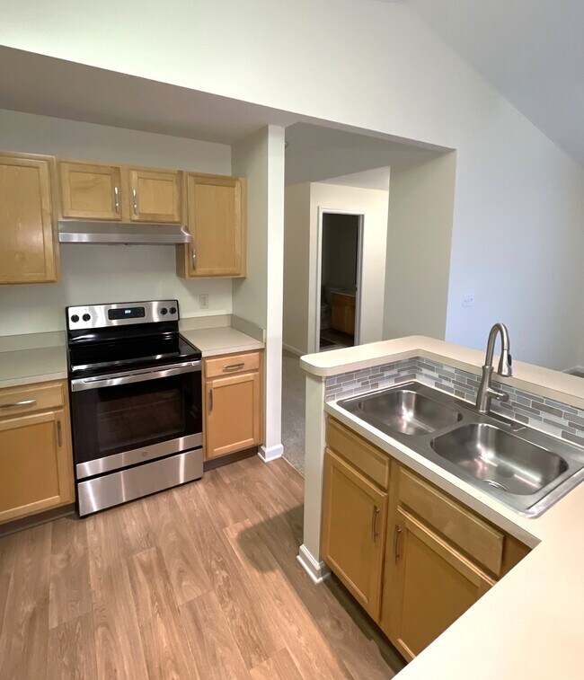 Kitchen - 350 Hidden Ridge Ct