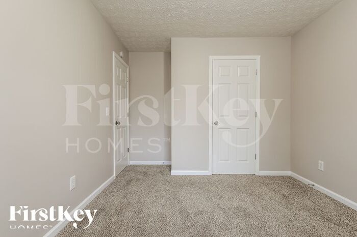 Building Photo - 650 Castlebrooke Dr SE