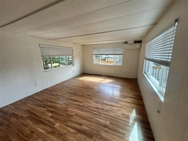 Building Photo - 3667 Waldron Dr