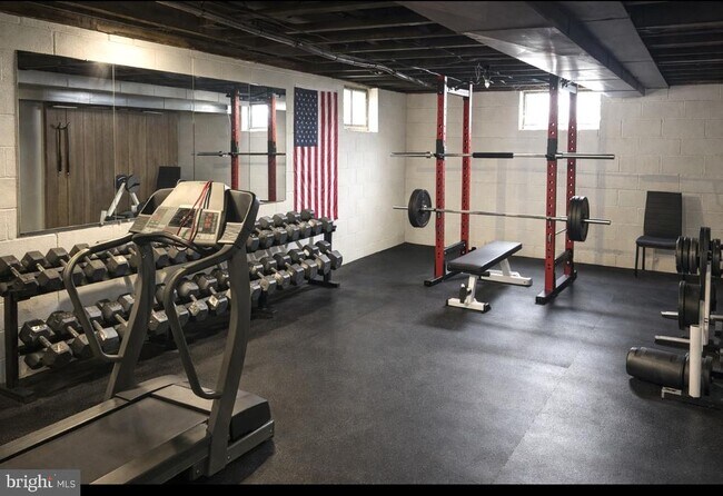 Building Photo - 2941 Keenwood Rd