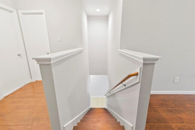Building Photo - 16013 Sweetwater Fields Ln