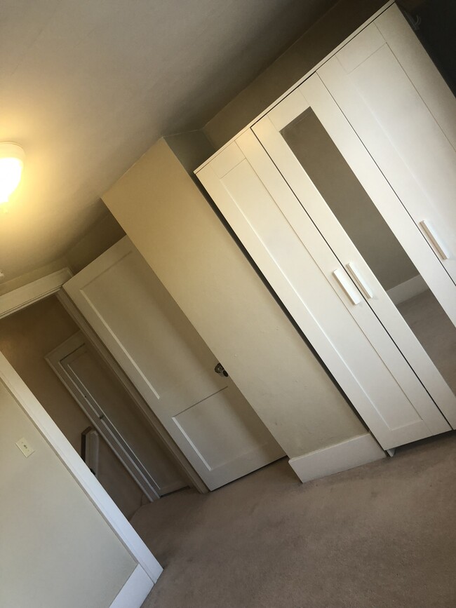 Building Photo - 3007 16th Ave S