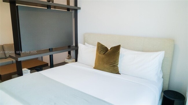 Building Photo - 398 NE 5th St