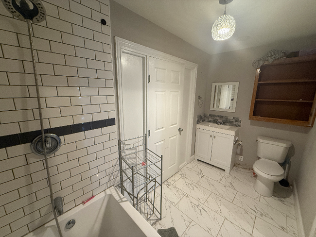 Building Photo - 801 Pecan St