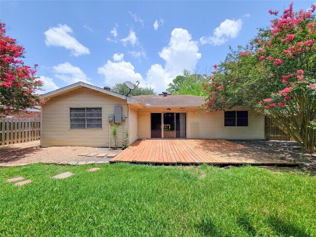Building Photo - 8515 Riverside Walk Ln