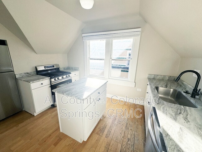 Building Photo - 330 E Cache La Poudre St