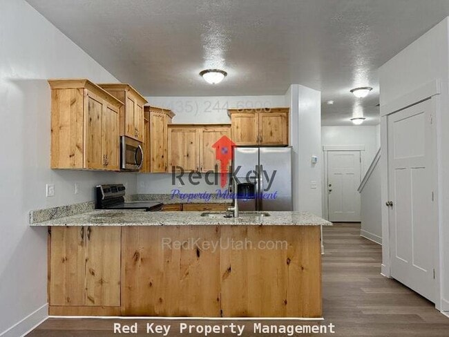 Building Photo - Glen Eagles Ct. Townhouse