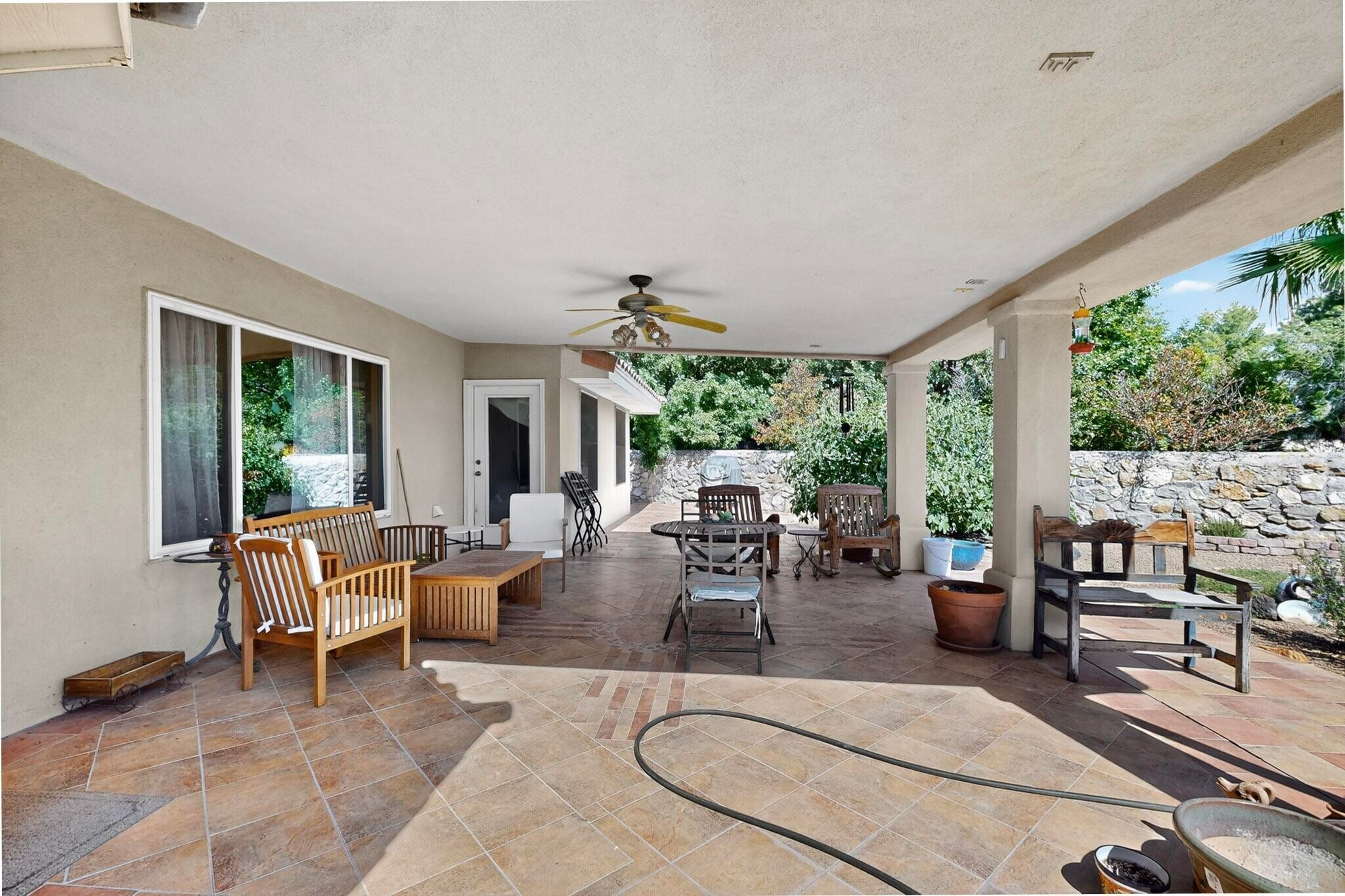 Building Photo - 2004 Vista Lejano