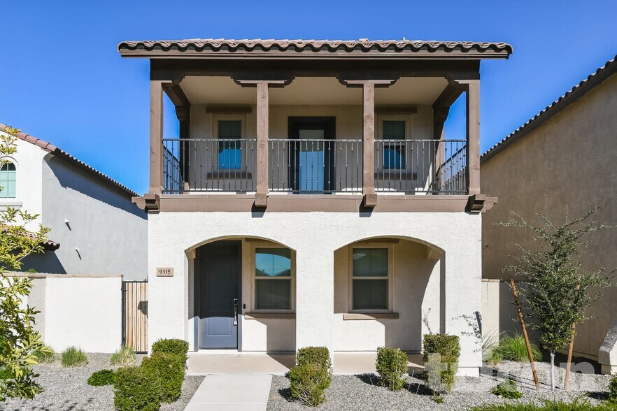 Interior Photo - Tricon Gateway