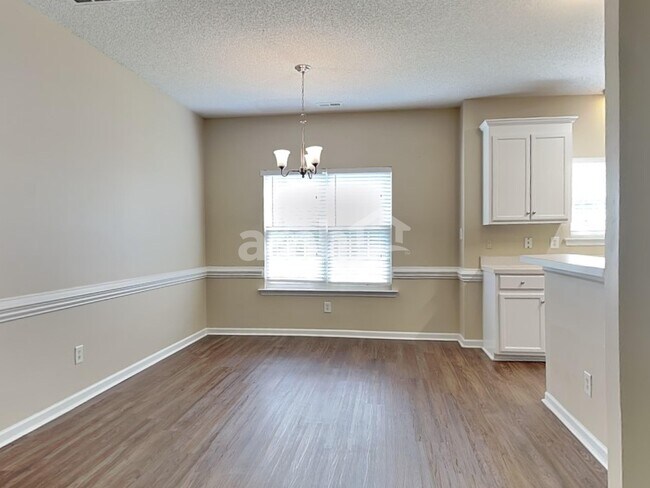 Building Photo - 4038 River Falls Dr