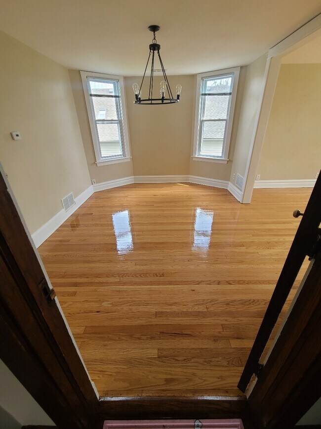 Building Photo - 5632 W Berenice Ave