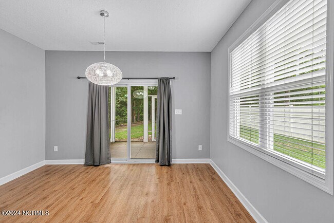 Building Photo - 106 Welcome Way