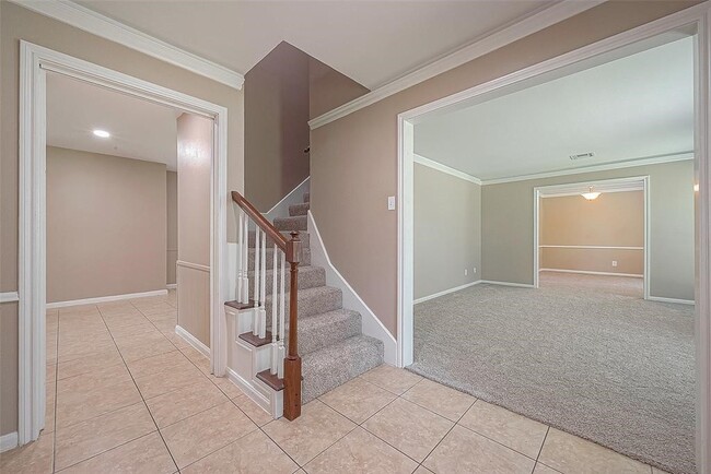 Building Photo - 6534 Bayonne Dr