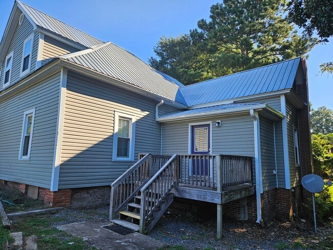 Building Photo - NEW LISTING!!!!!