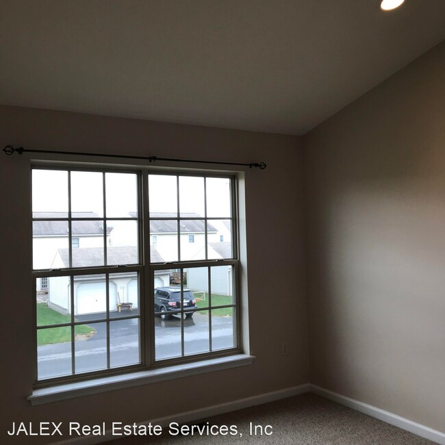Building Photo - 3 br, 2.5 bath House - 2029 Powell Dr