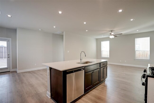 Building Photo - 135 Living Reef Dr