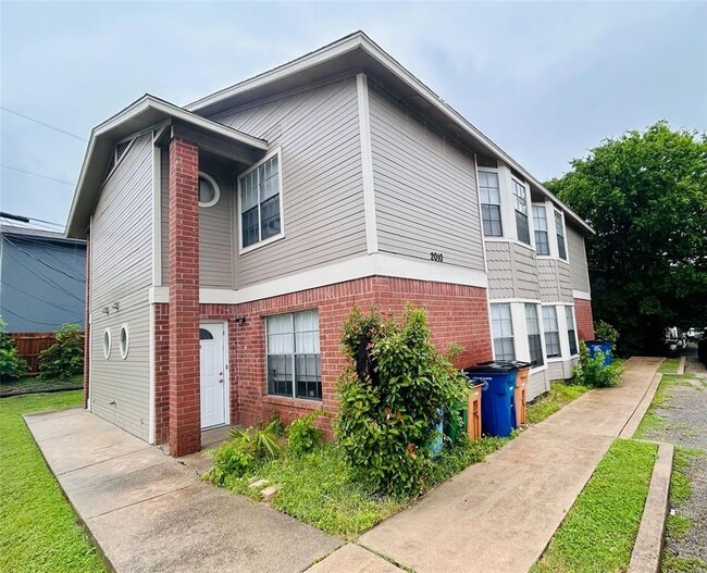 Building Photo - 2010 Kirksey Dr