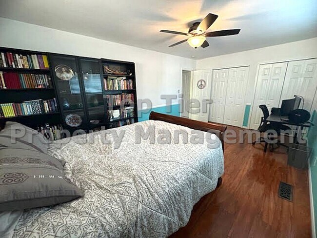 Building Photo - 3 Bed/ 2 Bath Spacious Family Home with Su...