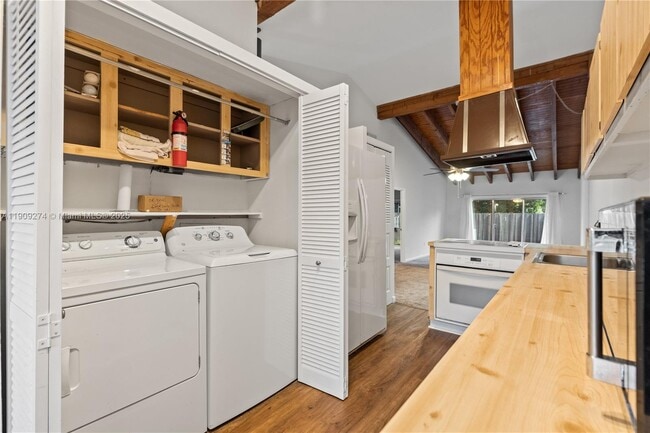 Building Photo - 2331 Dogwood Ct