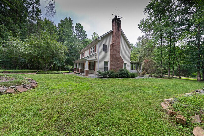 Building Photo - 151 Green Level Rd