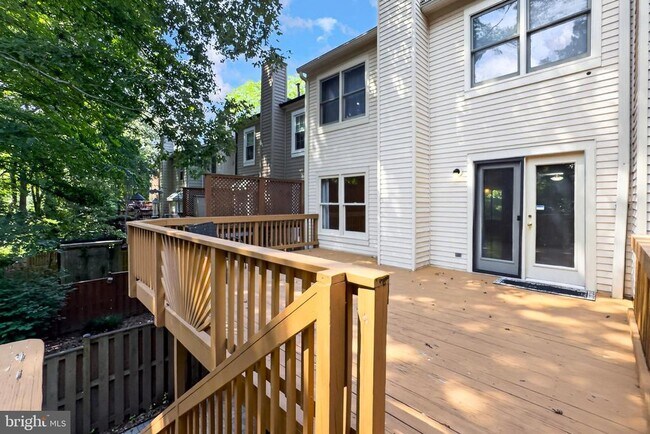 Building Photo - 5719 Oakshore Ct