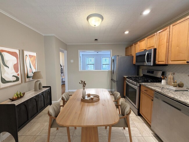 Building Photo - 7 Whitman Ave