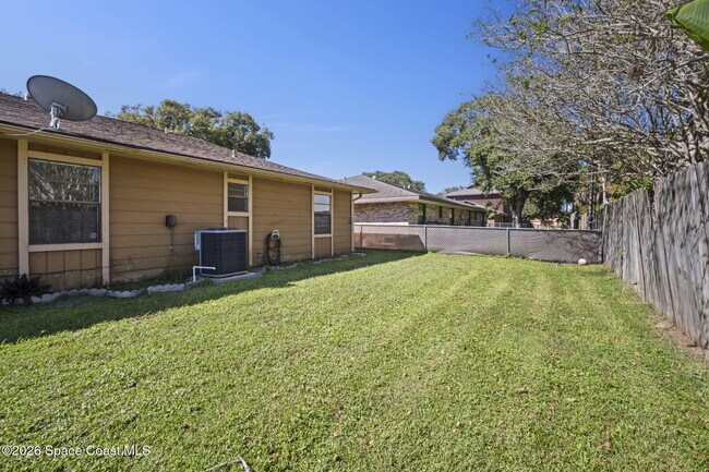 Building Photo - 1780 Stewart Pl