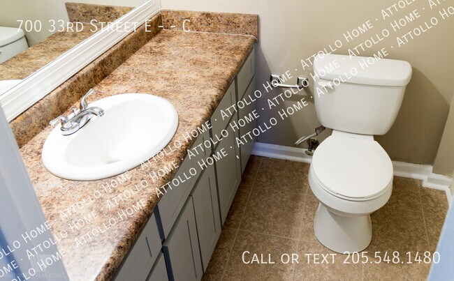 Building Photo - 700 E 33rd St