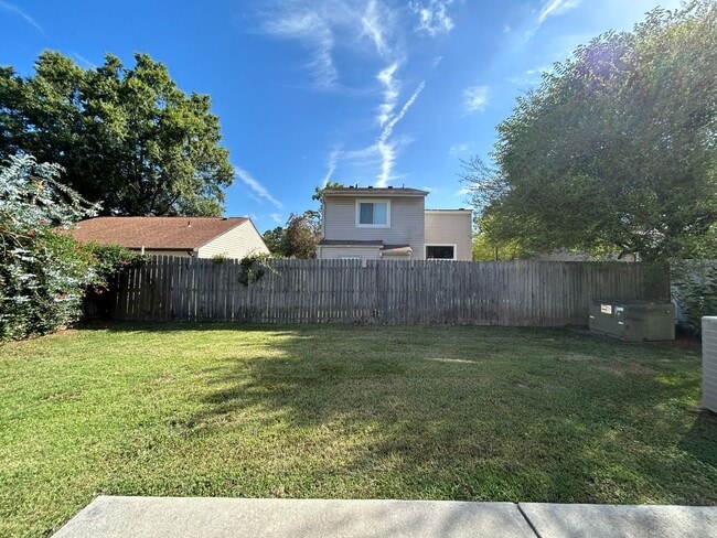 Building Photo - ? Move-In Ready 3BR Townhome | Ask About O...